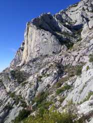 Vue sur le surplomb de la carrière