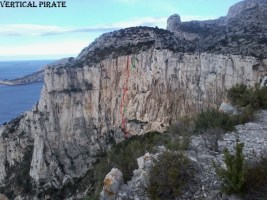 Cirque du Devenson et tracé du chemin optique. En rouge l'itinéraire que nous avons suivi et en vert celui indiqué par le topo Lucchesi