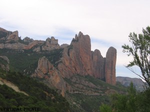 Los Mallos de Riglos, tel qu'on les découvre depuis la route