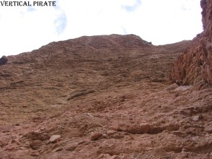 Au pied de la Visiera - On devine aisément la traînée blanche de "la fista de los biceps"