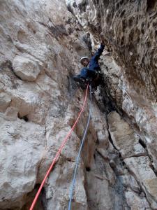 Dans la fameuse cheminée déversante, l'escalade est pourtant facile!
