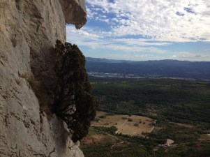 Vue du relais, au loin la Sainte Baume