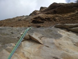 L'avant dernière longueur, entre grès et conglomérat